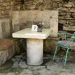 старата баkалия The Old Grocery, Guest