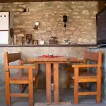 старата баkалия The Old Grocery, Guest