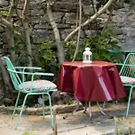 старата баkалия The Old Grocery, Guest