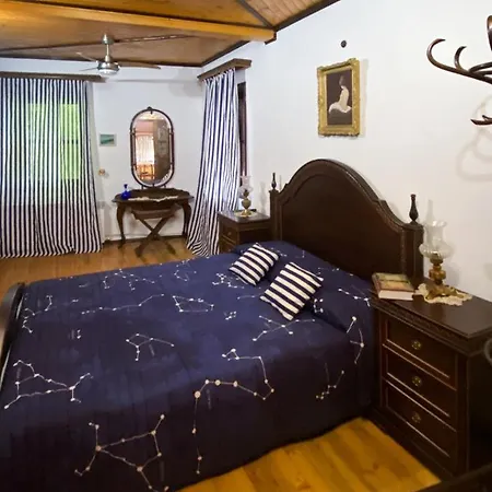 старата баkалия The Old Grocery, Guest 4* Balchik